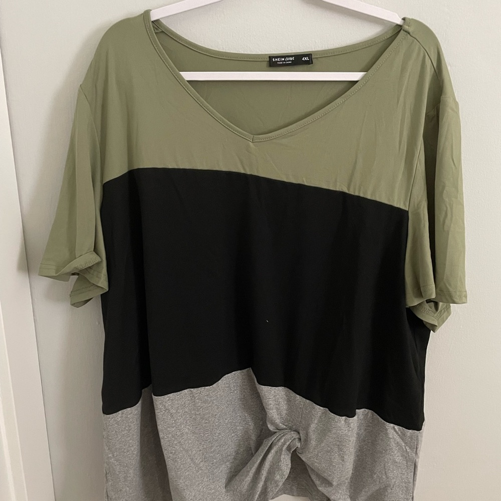 Shein Curve Shortsleeved Top